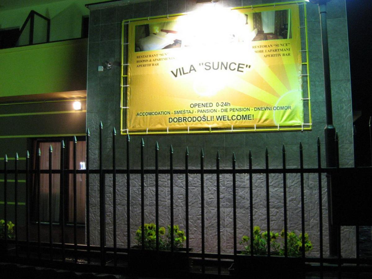 Hotel Vila Sunce Стара Пазова Екстер'єр фото