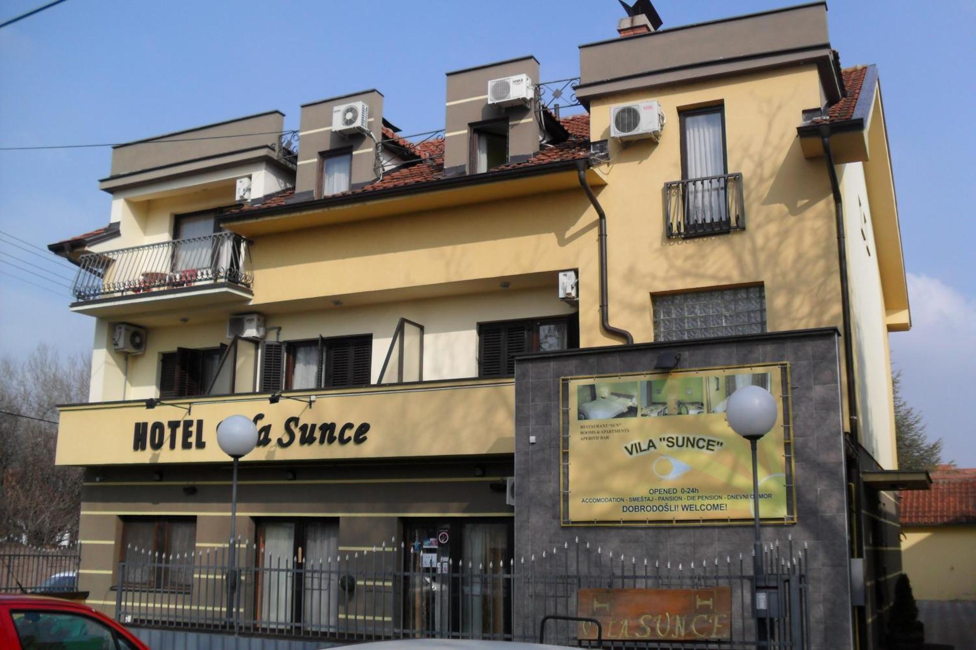 Hotel Vila Sunce Стара Пазова Екстер'єр фото