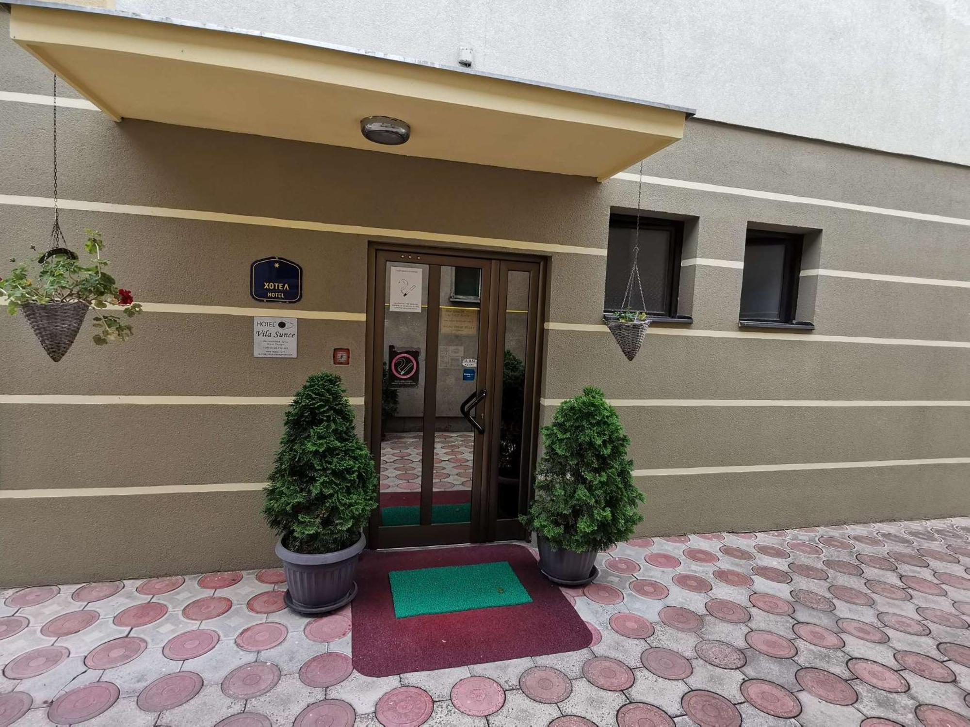 Hotel Vila Sunce Стара Пазова Екстер'єр фото
