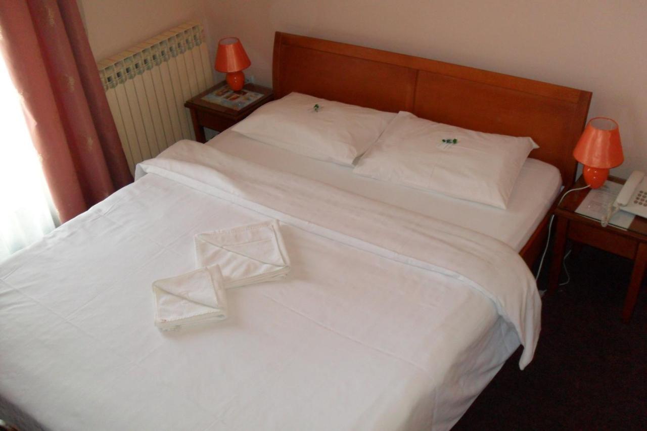 Hotel Vila Sunce Стара Пазова Номер фото